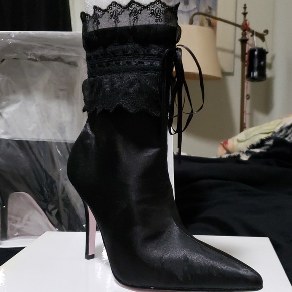 Pamela Anderson Satin and Lace High Heel Boots - Picture 8 of 8